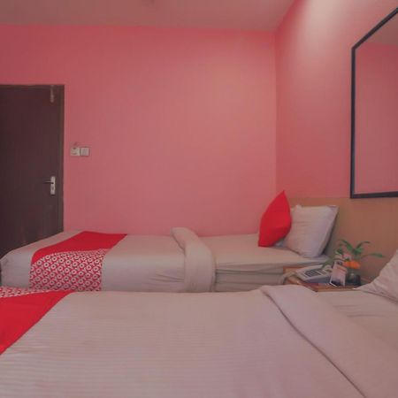 Oyo 789 Hotel Shivam Plaza Катманду Экстерьер фото