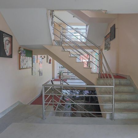 Oyo 789 Hotel Shivam Plaza Катманду Экстерьер фото