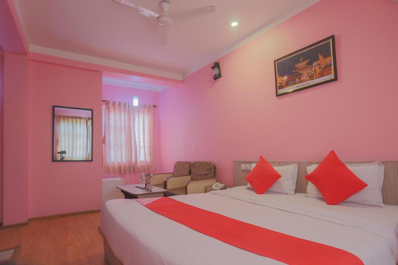 Oyo 789 Hotel Shivam Plaza Катманду Экстерьер фото