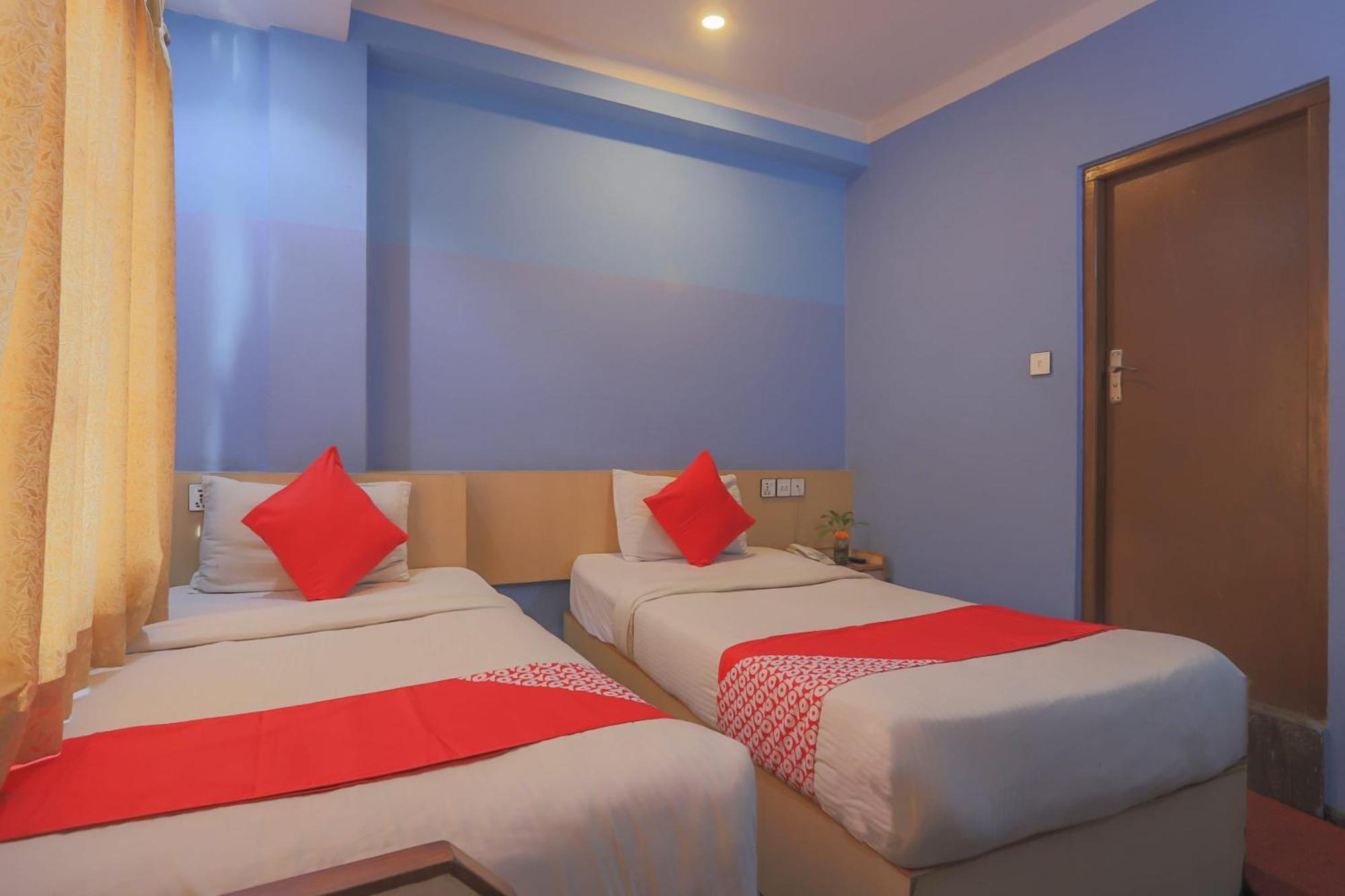 Oyo 789 Hotel Shivam Plaza Катманду Экстерьер фото